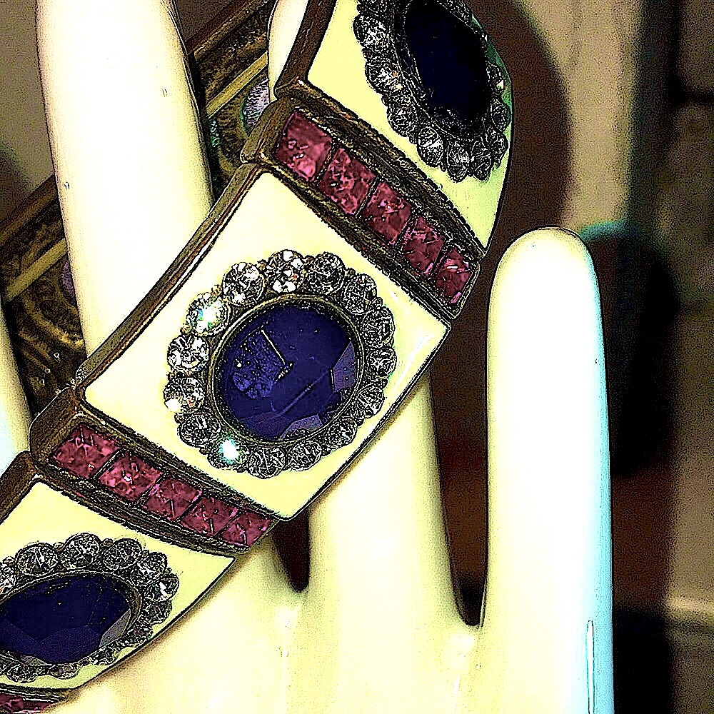 5/$25 ✨FINAL SALE PRICE✨Forever 21 gorgeous stretch paneled bracelet-rhinestones